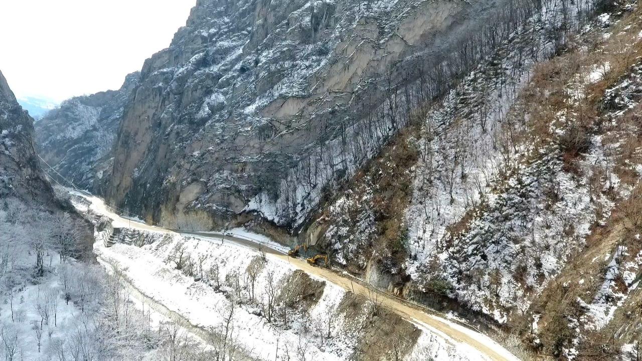 В Азербайджане реконструируется одна из важных региональных автодорог