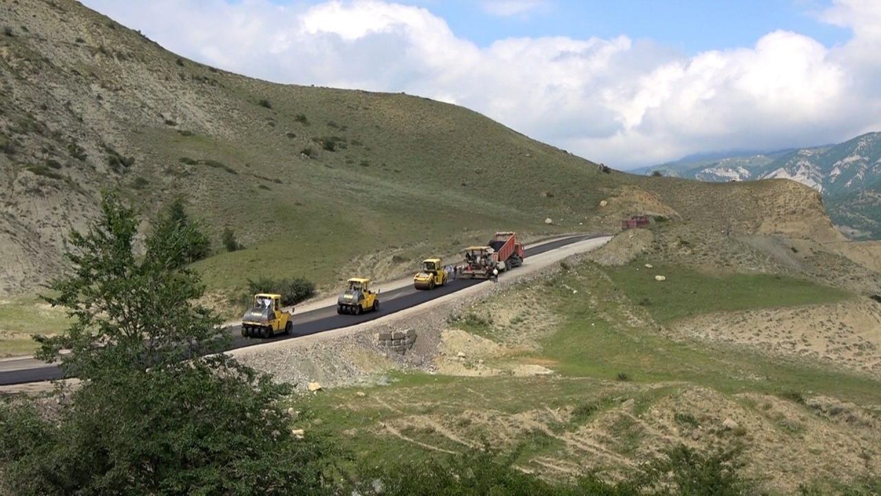 В Азербайджане реконструируется одна из важных региональных автодорог