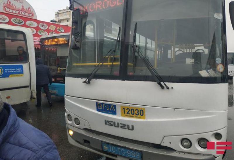 В Баку столкнулись два пассажирских автобуса