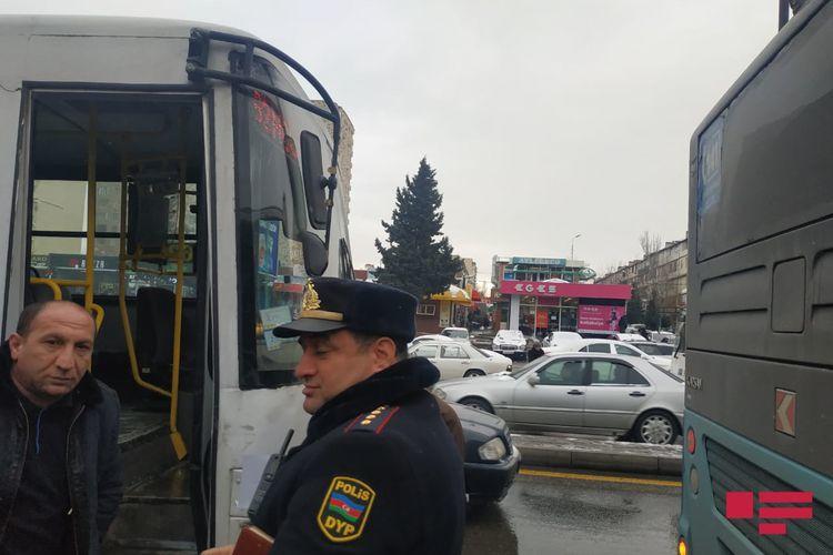 В Баку столкнулись два пассажирских автобуса