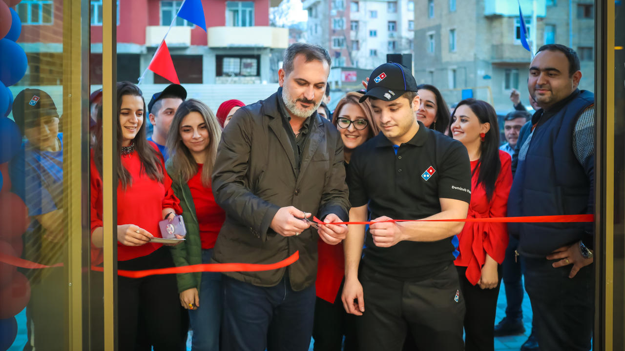 В Domino's Pizza вновь скидка 50%