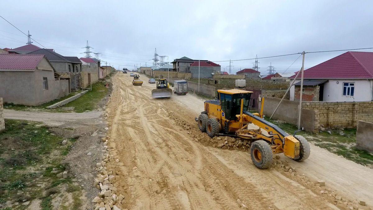 На территории Абшеронского района комплексно ремонтируются дороги