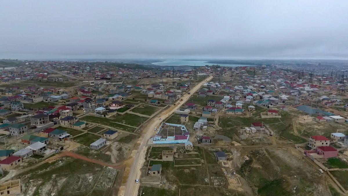 На территории Абшеронского района комплексно ремонтируются дороги