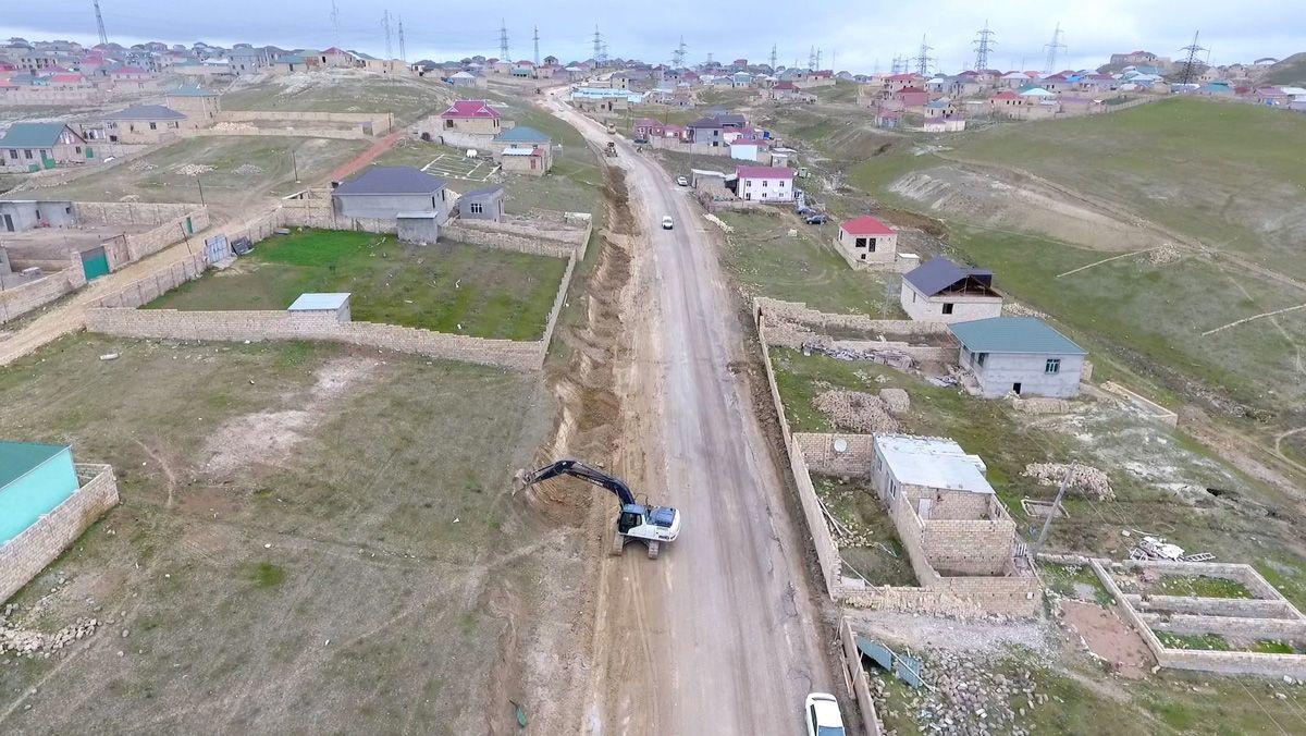 На территории Абшеронского района комплексно ремонтируются дороги