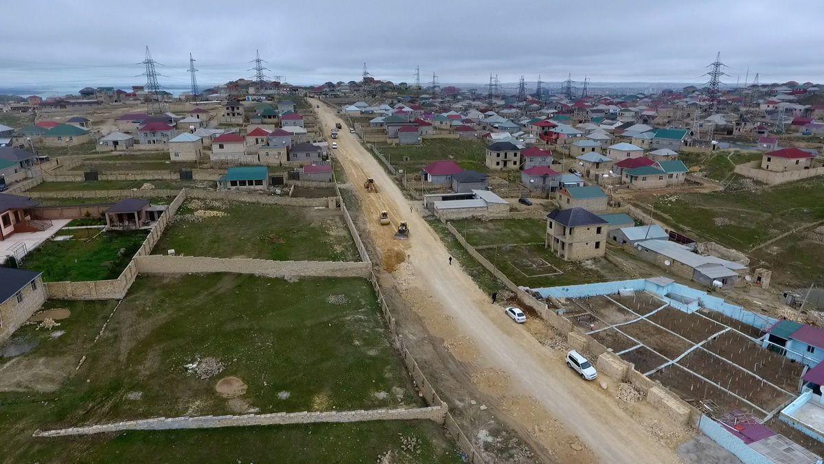 На территории Абшеронского района комплексно ремонтируются дороги