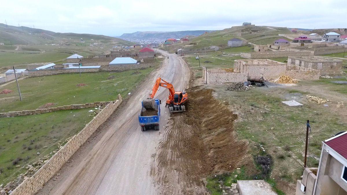 На территории Абшеронского района комплексно ремонтируются дороги