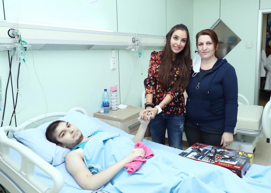 Вице-президент Фонда Гейдара Алиева Лейла Алиева встретилась с детьми, страдающими онкологическими заболеваниями