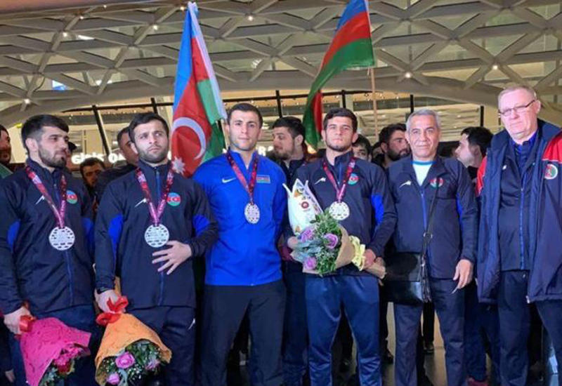 Сборная Азербайджана по греко-римской борьбе вернулась на Родину