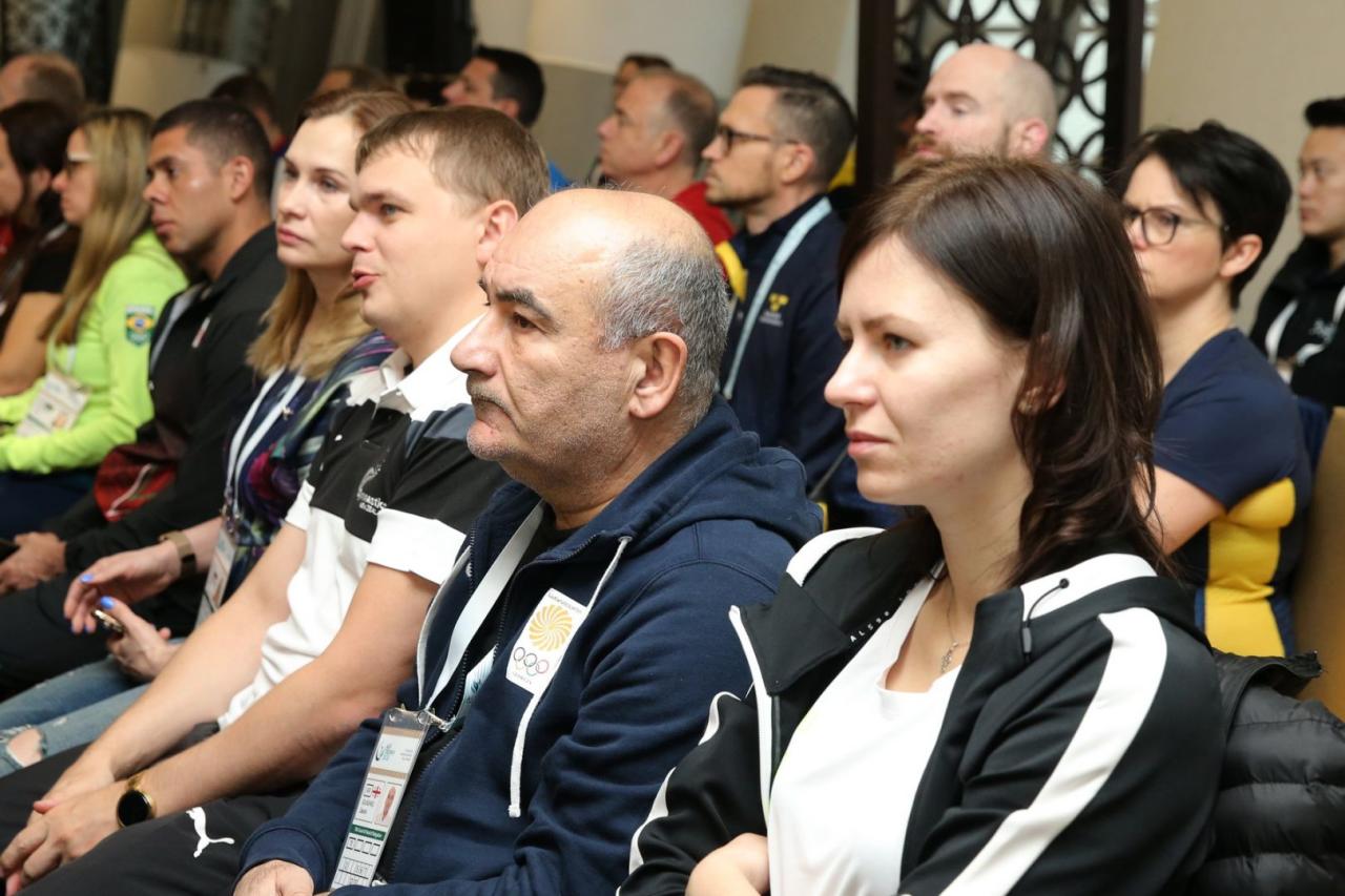 В Баку состоялась встреча делегаций Кубка мира по прыжкам на батуте и акробатической дорожке