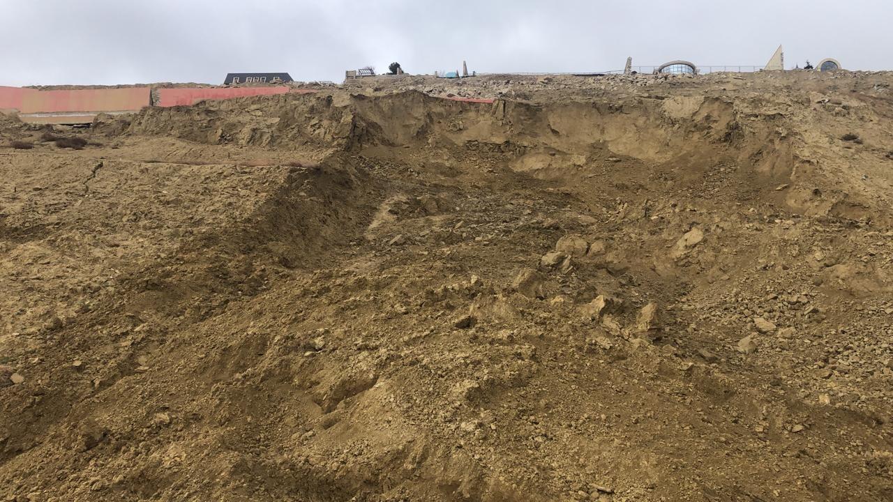 В Баку вновь произошел оползень