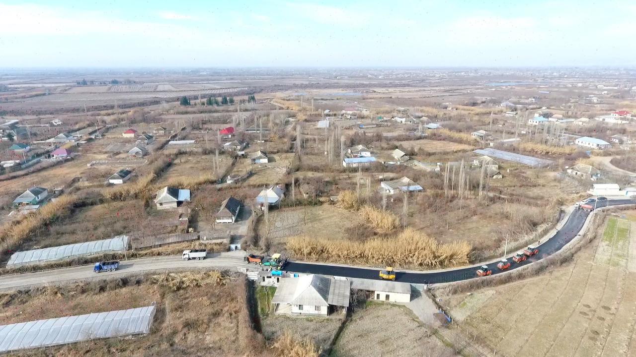 В Гейчае реконструируется дорога местного значения