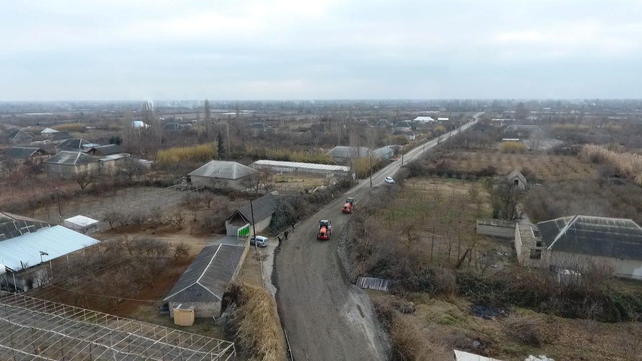 В Гейчае реконструируется дорога местного значения