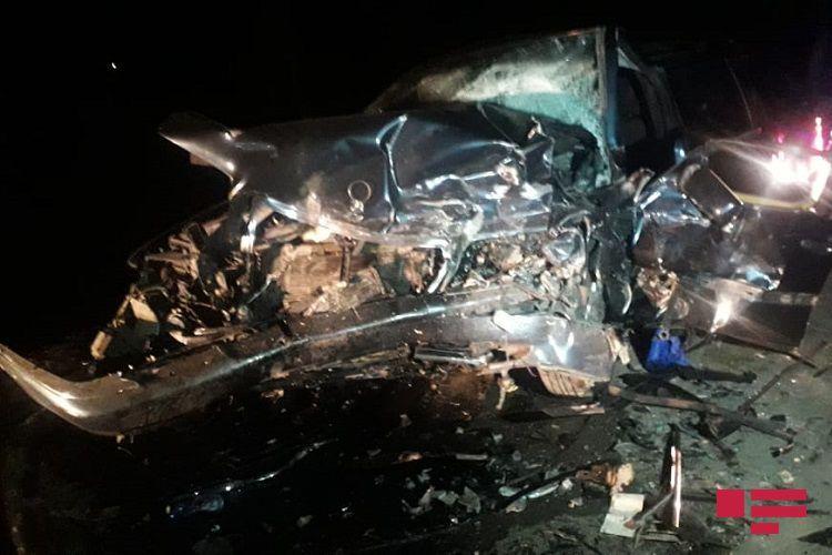 Жуткое ДТП в Шамкире, двое погибших, четверо раненых
