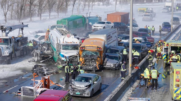 В Канаде столкнулись 200 автомобилей, пострадали 60 человек