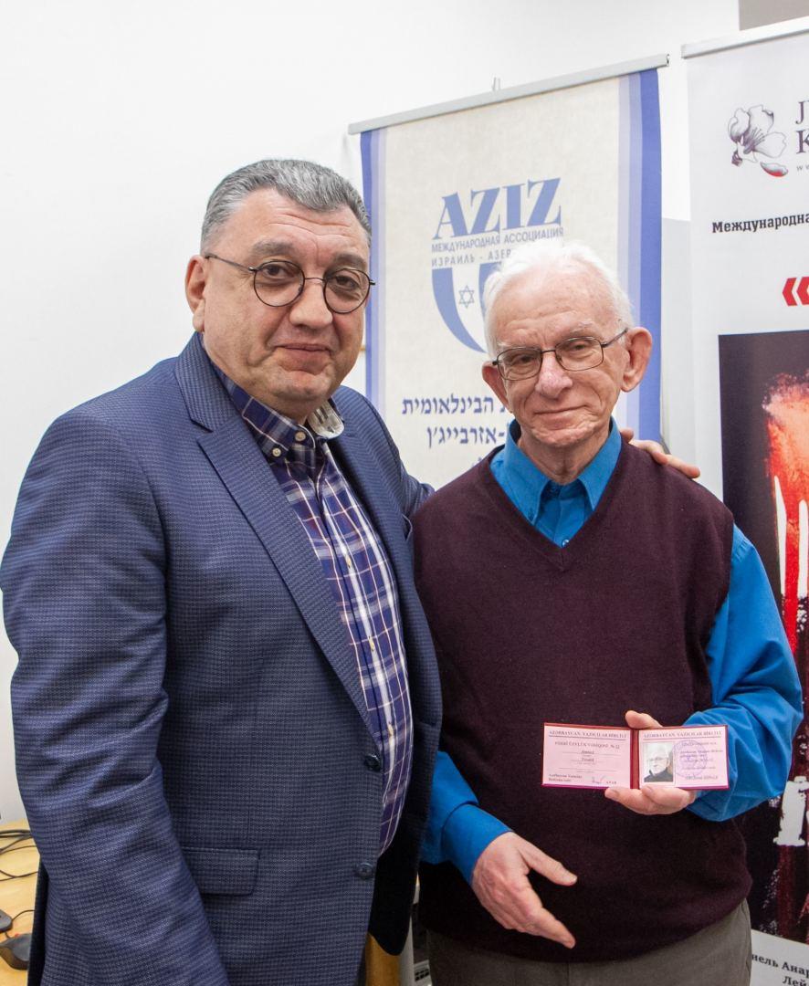 В Израиле вручили удостоверения новым членам Союза Писателей Азербайджана