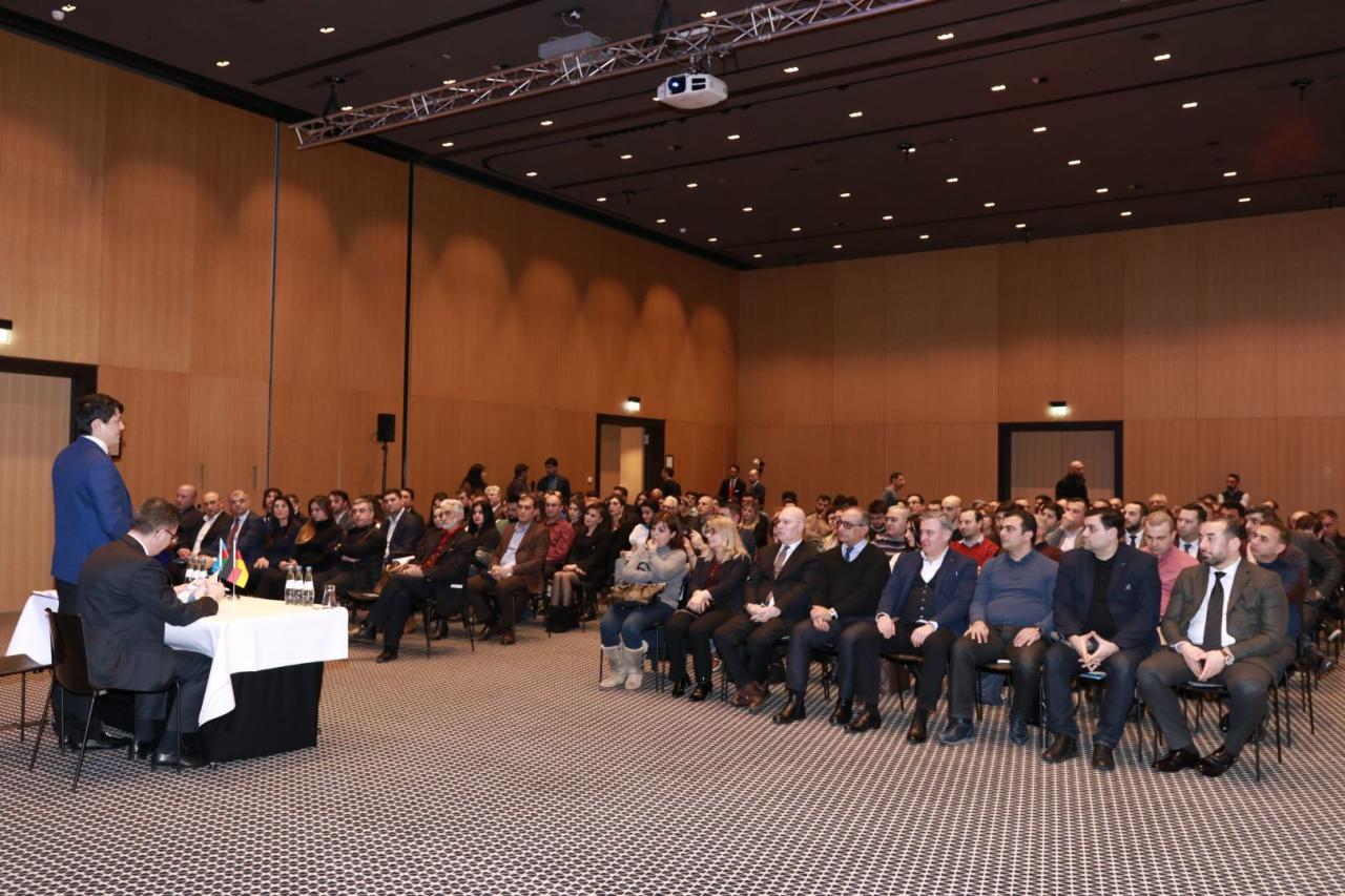Berlində dünyanın müxtəlif ölkələrində yaşayan azərbaycanlılarla görüş keçirilib
