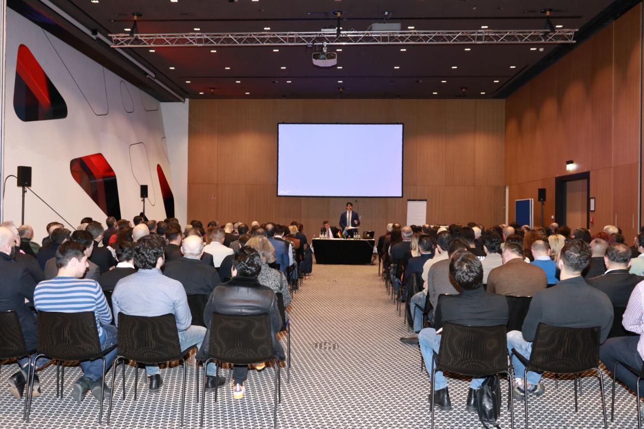 Berlində dünyanın müxtəlif ölkələrində yaşayan azərbaycanlılarla görüş keçirilib