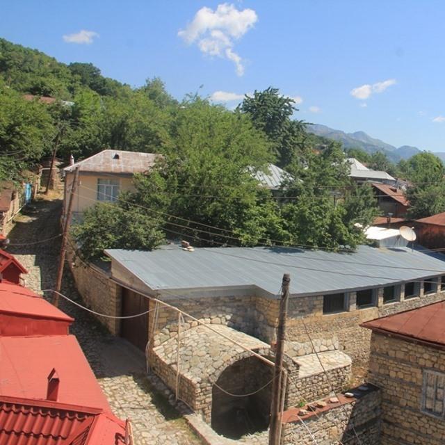 Azərbaycanın füsunkar məkanı: burada bütün evlər üzü qibləyə tikilib