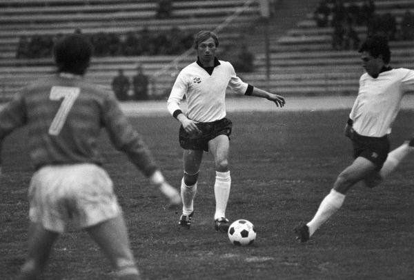 Сегодня легенда азербайджанского футбола Игорь Пономарев отмечает 60-летие