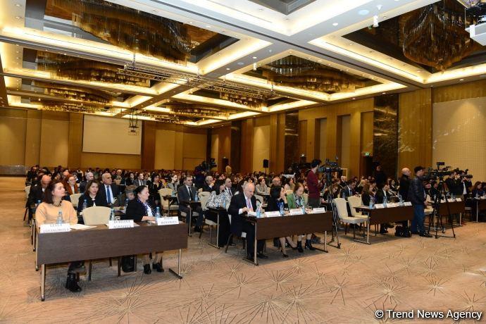 В Баку прошла международная конференция, посвященная женщинам-вынужденным переселенцам