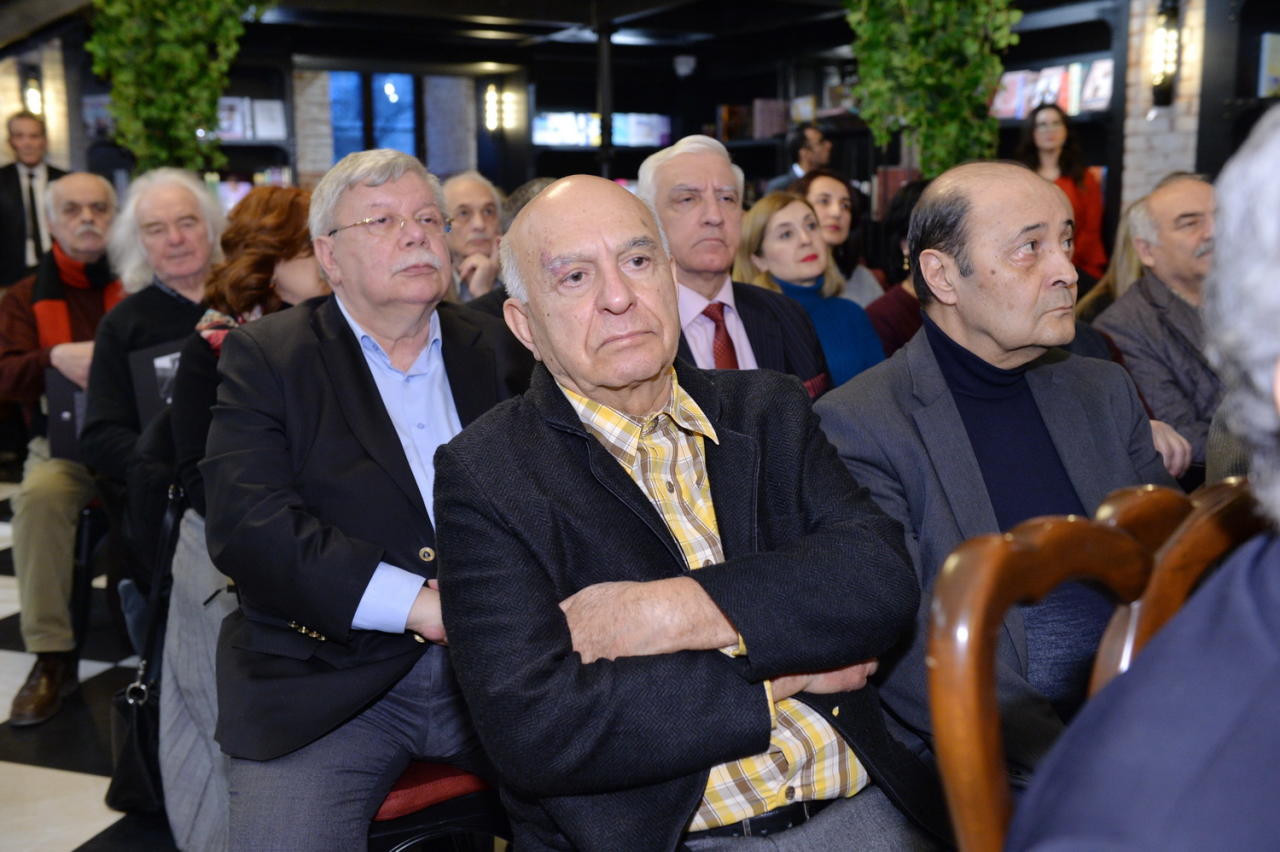 В Баку презентована книга «Карабахнаме. Страницы истории»