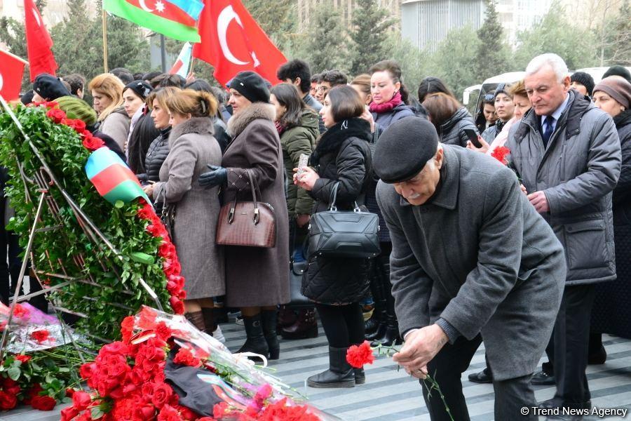 Общественность Азербайджана чтит память жертв Ходжалинского геноцида