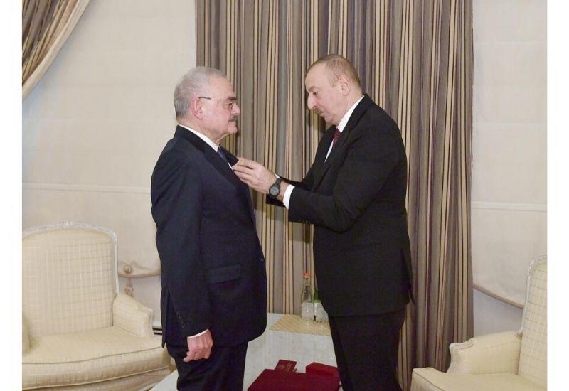 Президент Ильхам Алиев вручил Артуру Раси-заде орден "За службу Отечеству" 1-й степени