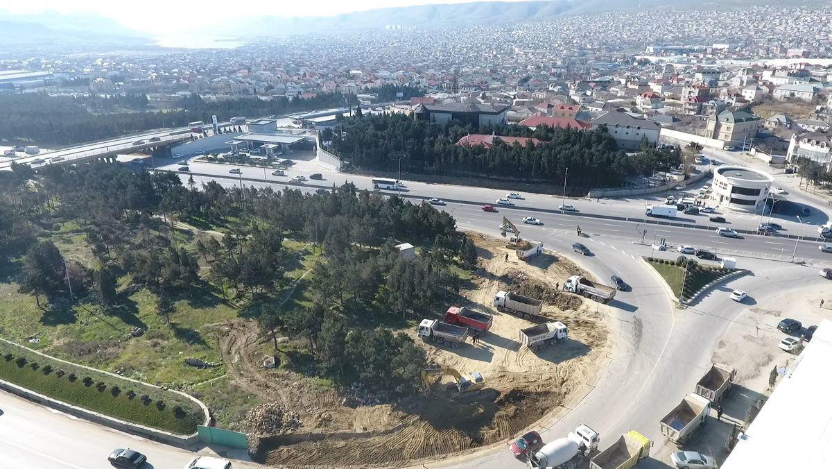 В Баку расширяется дорога на въезде в город