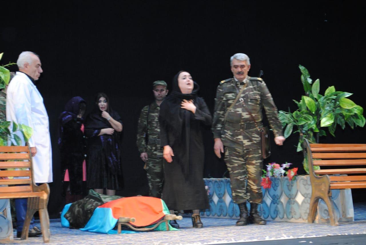 В Сумгайыте состоялся показ постановки "Vicdanın hökmü", посвященный 28-й годовщине Ходжалинского геноцида