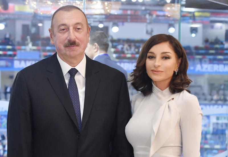 Президент Ильхам Алиев и Первая леди Мехрибан Алиева наблюдали за церемонией открытия чемпионата мира и фестиваля FIFA U-15