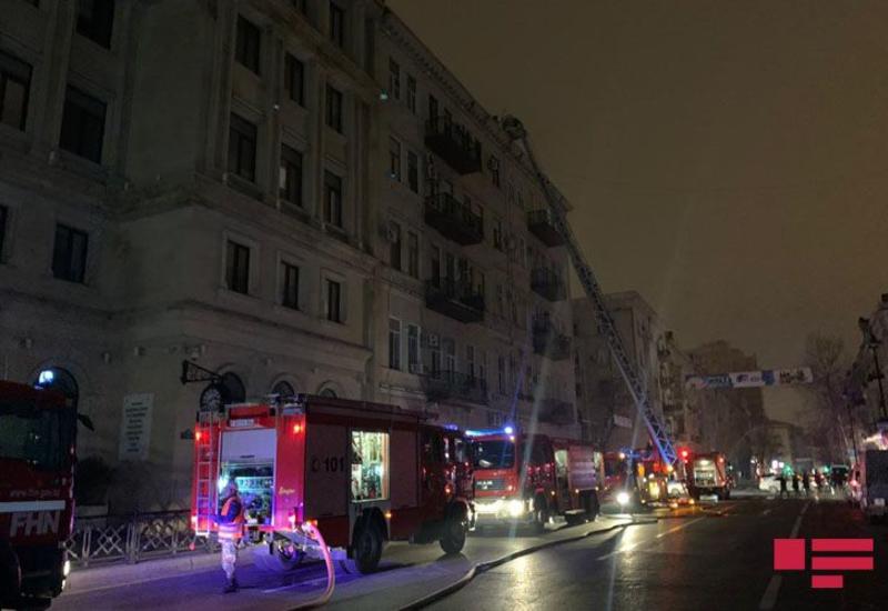 В Баку произошел пожар в жилом здании