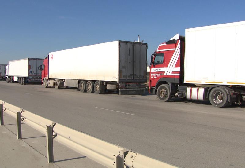 В Азербайджане совершенствуется система международных автоперевозок