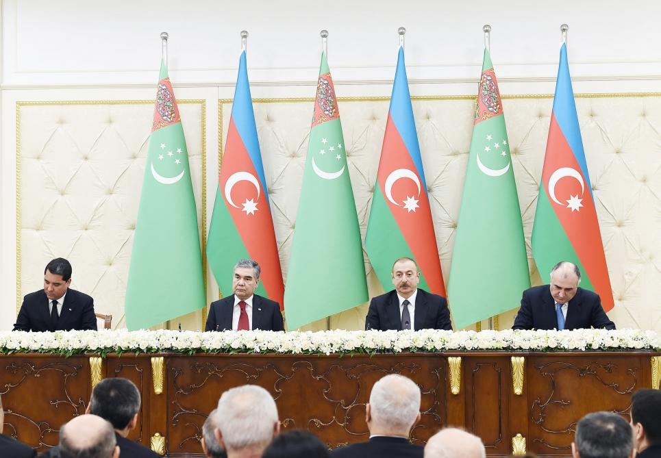 Azərbaycan-Türkmənistan sənədləri imzalanıb