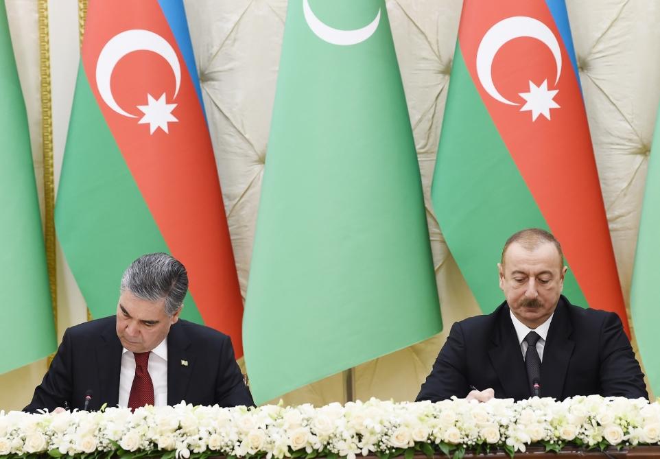Azərbaycan-Türkmənistan sənədləri imzalanıb