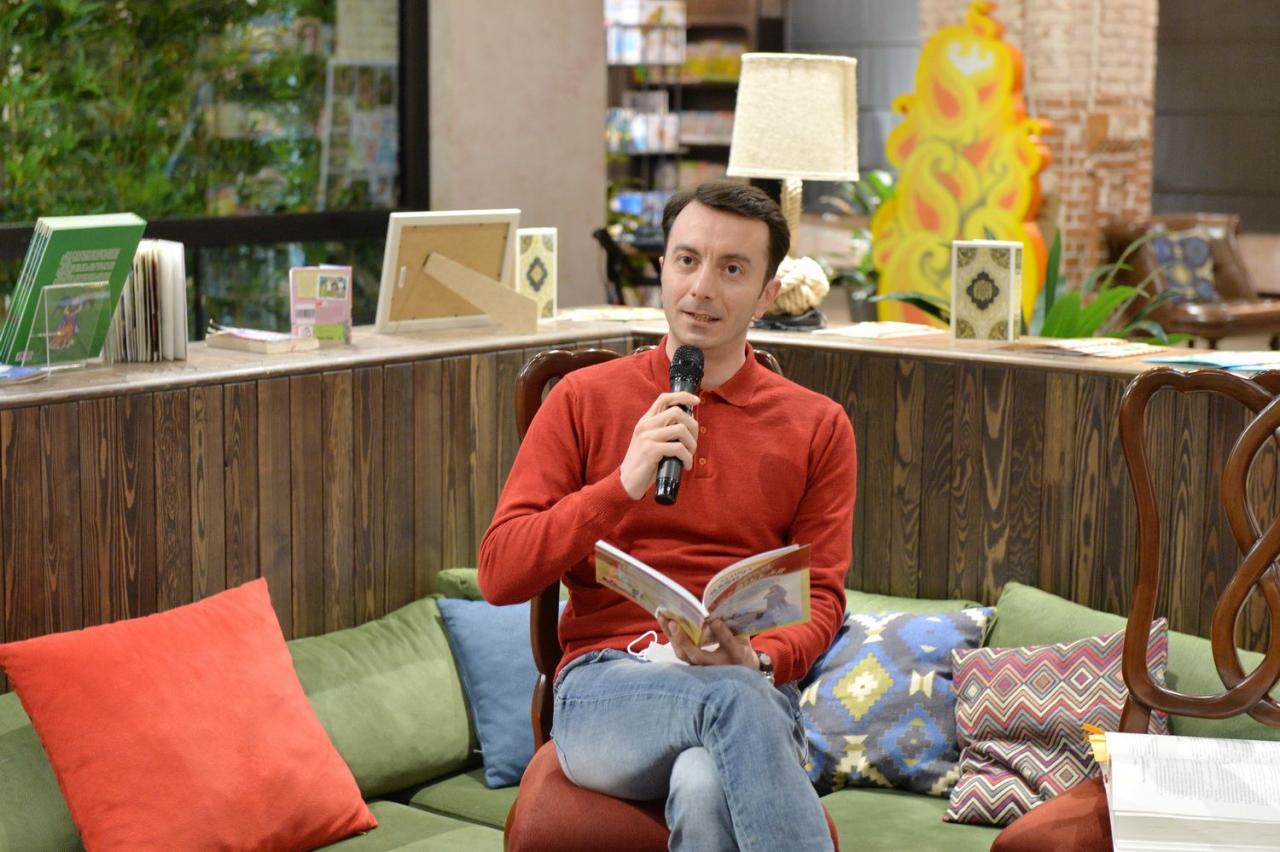 Бакинский книжный центр представил проект в новом формате
