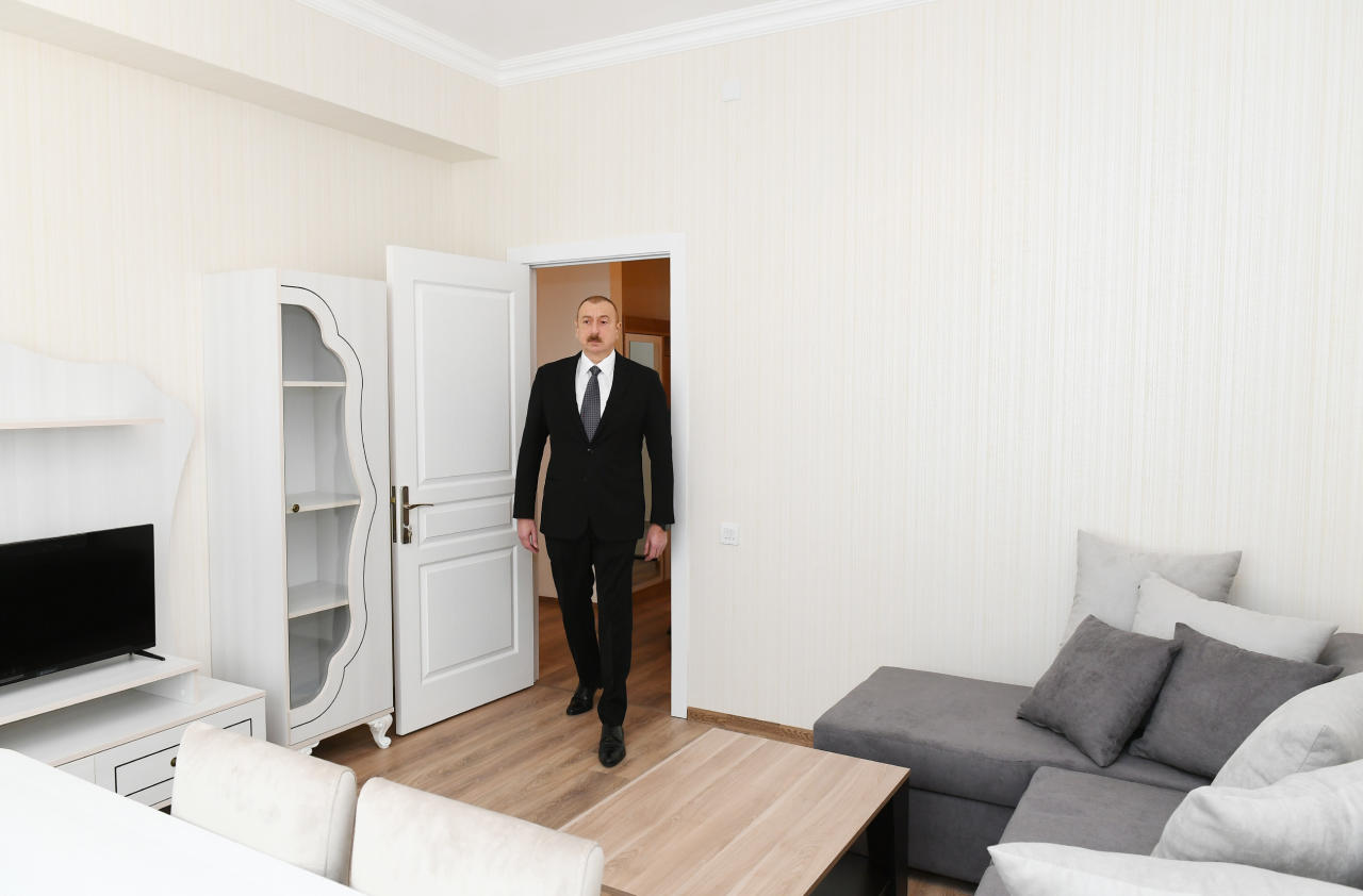 Prezident İlham Əliyev və Birinci xanım Mehriban Əliyeva Hövsan yaşayış kompleksinin açılışında iştirak ediblər