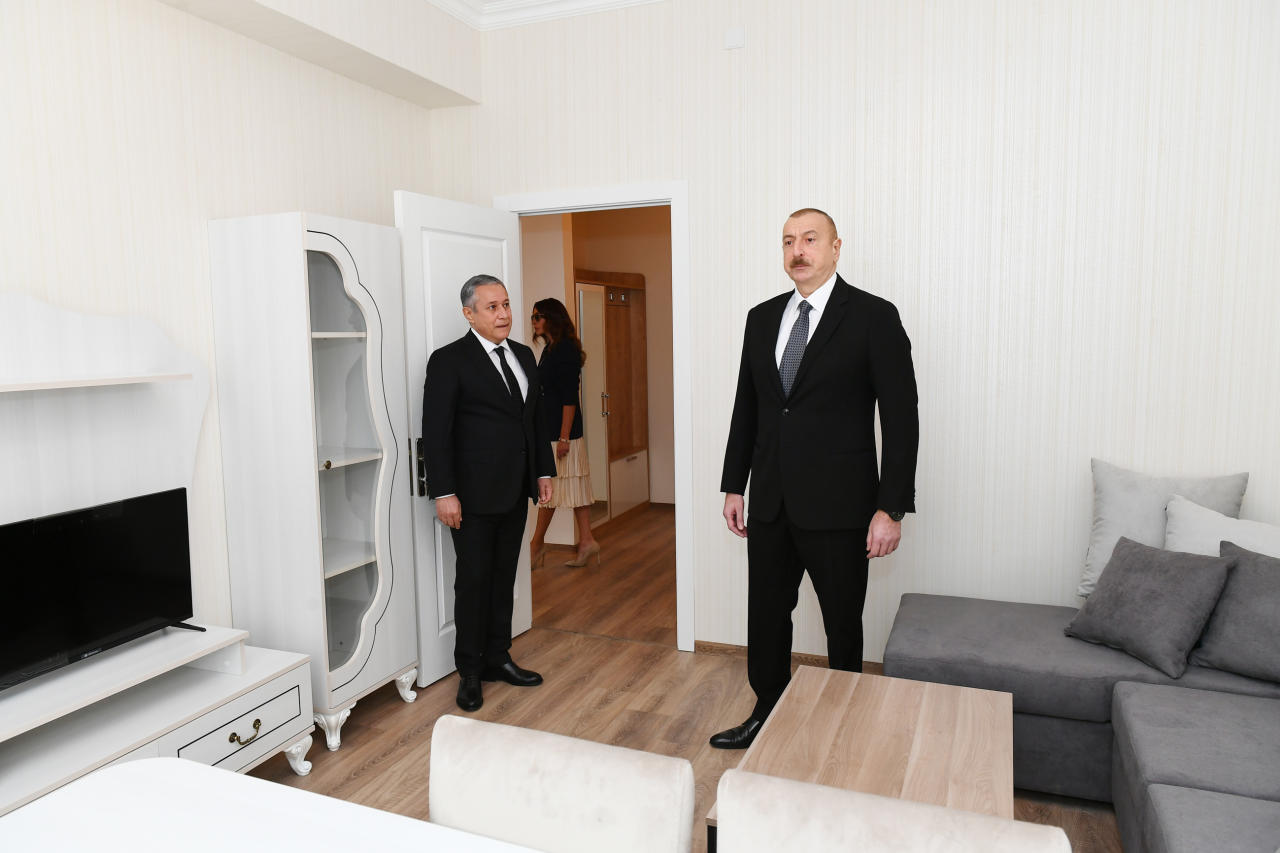 Prezident İlham Əliyev və Birinci xanım Mehriban Əliyeva Hövsan yaşayış kompleksinin açılışında iştirak ediblər