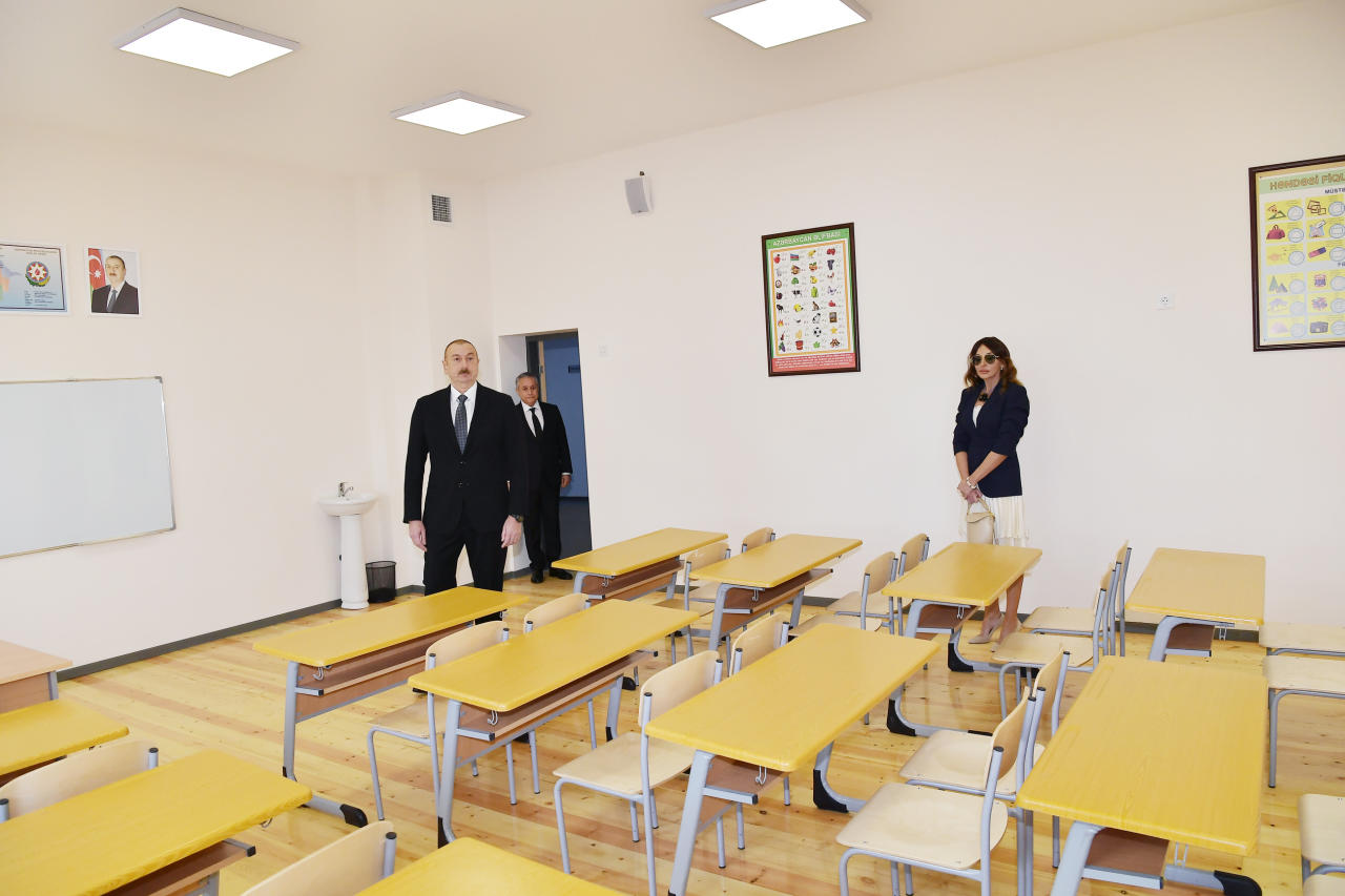 Prezident İlham Əliyev və Birinci xanım Mehriban Əliyeva Hövsan yaşayış kompleksinin açılışında iştirak ediblər