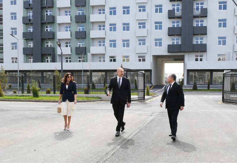 Prezident İlham Əliyev və Birinci xanım Mehriban Əliyeva Hövsan yaşayış kompleksinin açılışında iştirak ediblər