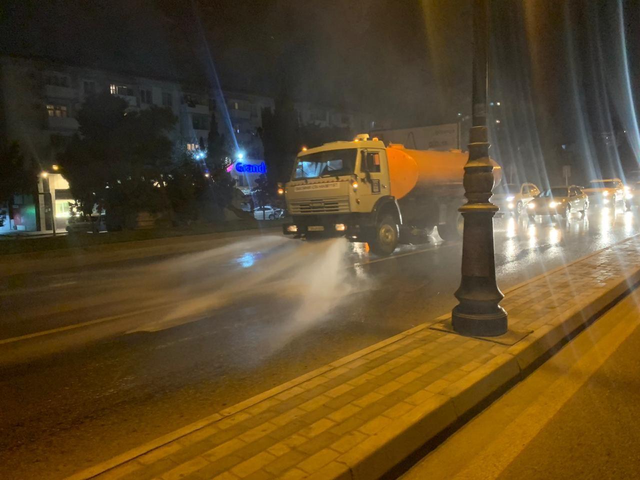 В Баку продезинфицированы улицы
