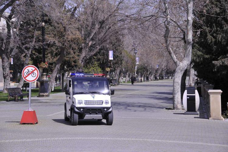 В Азербайджане лиц старше 65 лет, вышедших на улицу, возвращают домой
