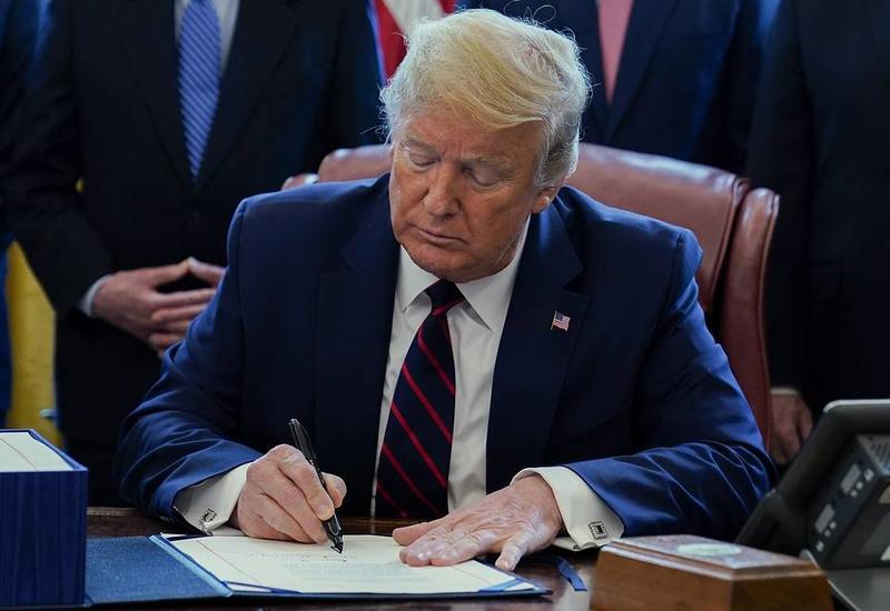 Трамп подписал закон о стимулирующих экономику США мерах на $2 трлн