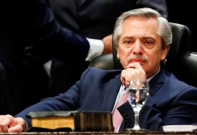 Президент Аргентины продлил общий карантин из-за коронавируса