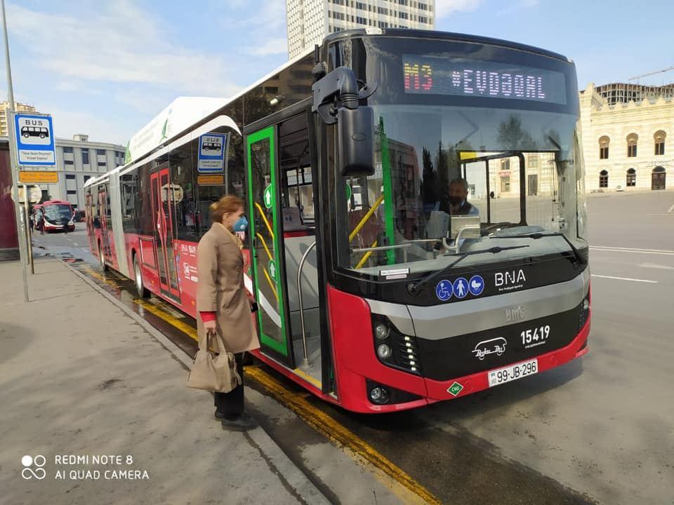 В Баку на экспресс-маршруте М3 работают 18-метровые автобусы