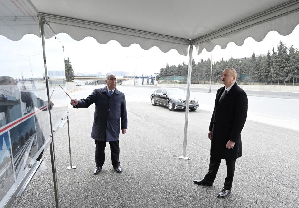 Prezident İlham Əliyev Bakı-Sumqayıt yolunun genişləndirilməsi çərçivəsində görülən işlərlə tanış olub, Moskva prospekti ilə 20 Yanvar küçəsinin kəsişməsindəki piyada keçidinin açılışında da iştirak edib