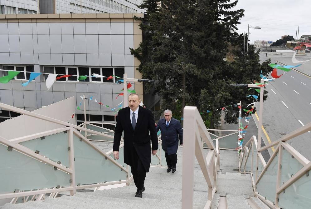 Prezident İlham Əliyev Bakı-Sumqayıt yolunun genişləndirilməsi çərçivəsində görülən işlərlə tanış olub, Moskva prospekti ilə 20 Yanvar küçəsinin kəsişməsindəki piyada keçidinin açılışında da iştirak edib