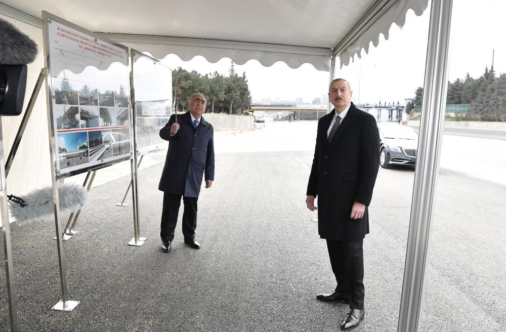 Prezident İlham Əliyev Bakı-Sumqayıt yolunun genişləndirilməsi çərçivəsində görülən işlərlə tanış olub, Moskva prospekti ilə 20 Yanvar küçəsinin kəsişməsindəki piyada keçidinin açılışında da iştirak edib