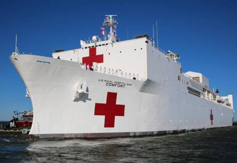 Плавучий госпиталь ВМС США начнет принимать пациентов в Нью-Йорке