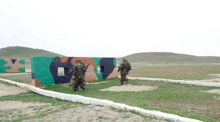 В азербайджанской армии проверяется подготовка снайперов