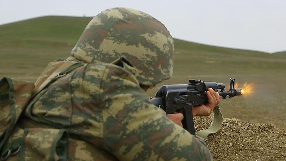 Азербайджанская армия отрабатывает огневую подготовку